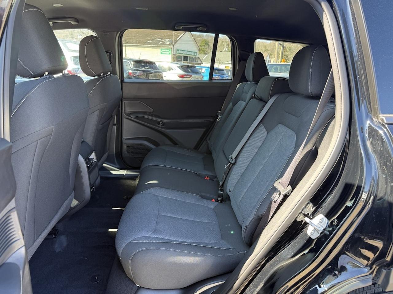 2026 Jeep Cherokee LAREDO 4x4 Photo