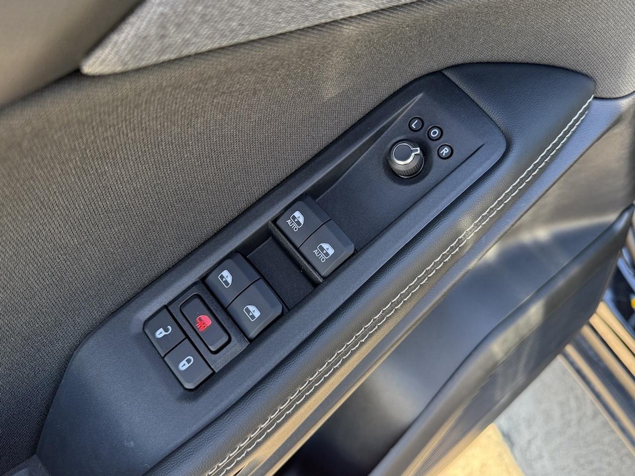 2026 Jeep Cherokee LAREDO 4x4 Photo