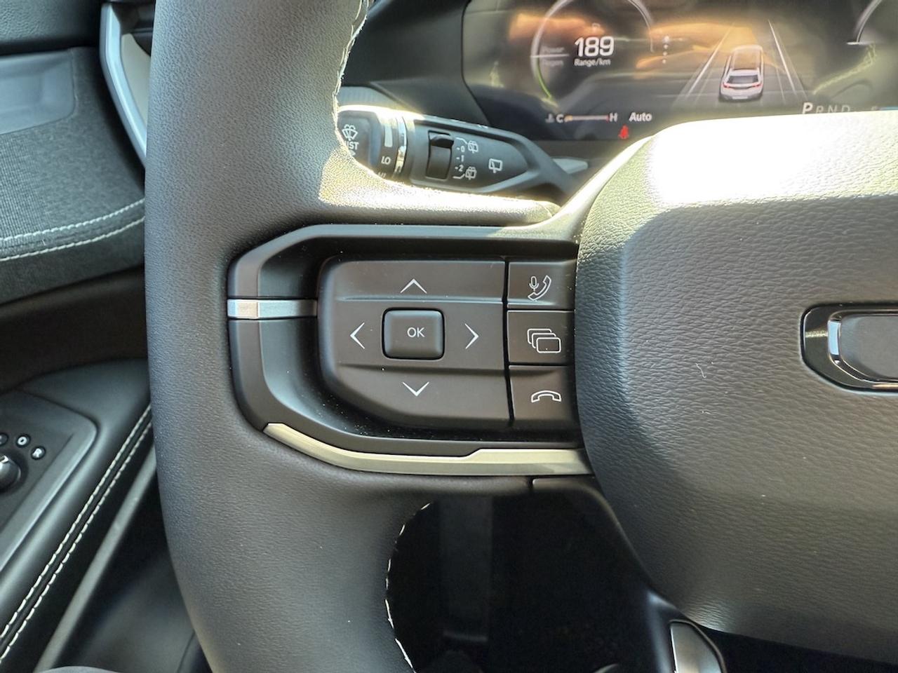 2026 Jeep Cherokee LAREDO 4x4 Photo