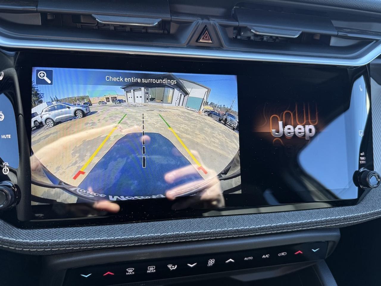 2026 Jeep Cherokee LAREDO 4x4 Photo