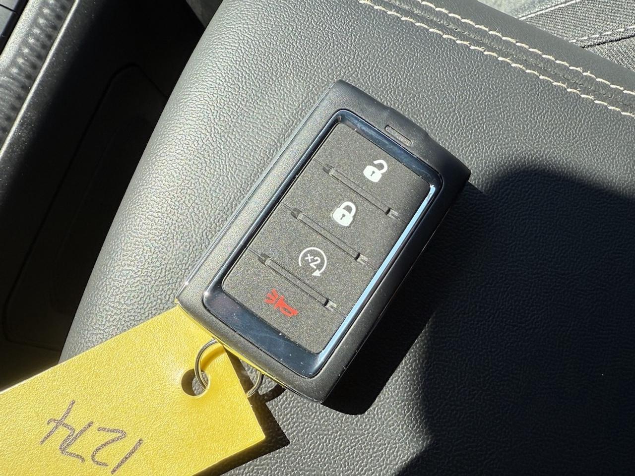 2026 Jeep Cherokee LAREDO 4x4 Photo