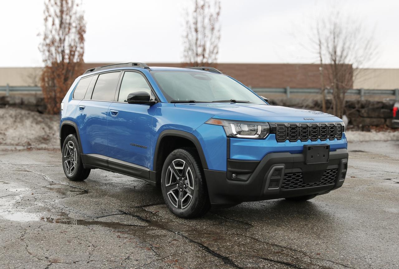 2026 Jeep Cherokee Limited 4X4 Photo2