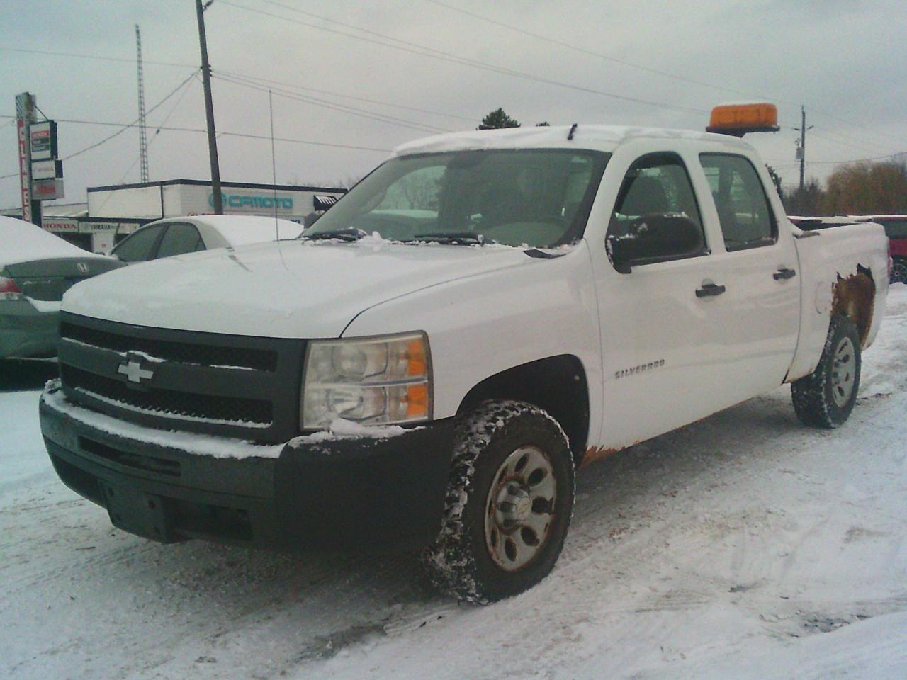 2011 Chevrolet Silverado 1500 2WD Crew Cab 143.5  WT - Photo #2