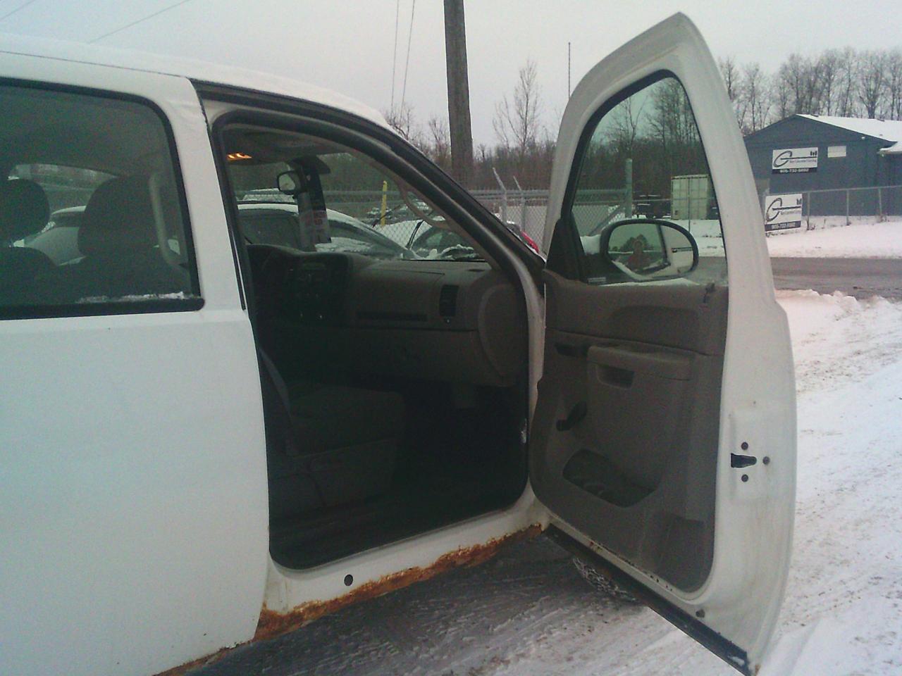 2011 Chevrolet Silverado 1500 2WD Crew Cab 143.5  WT - Photo #17