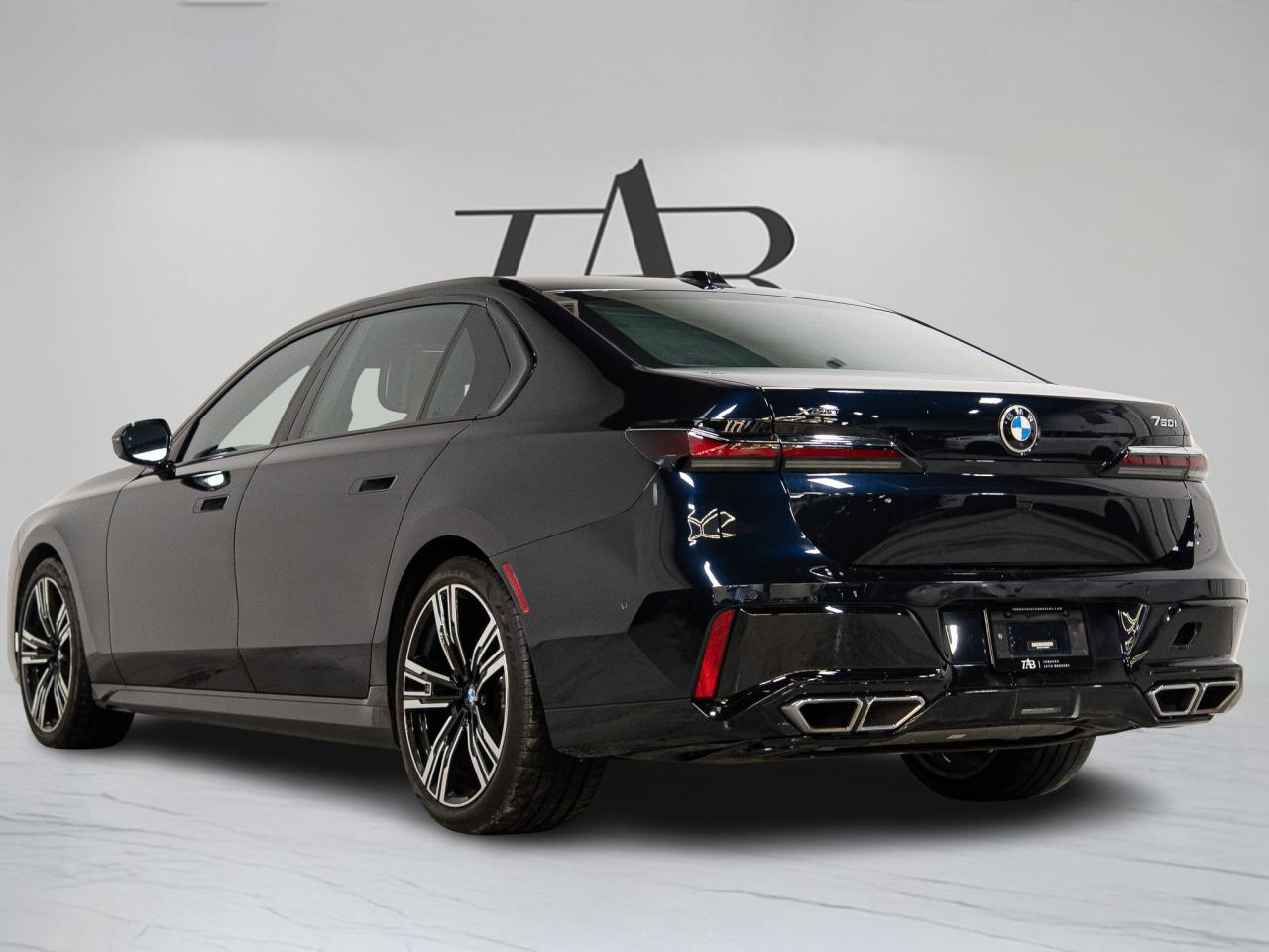 2023 BMW 7 Series 760i | M-SPORT | PREMIUM AND ENTERTAINMENT PKG Photo4