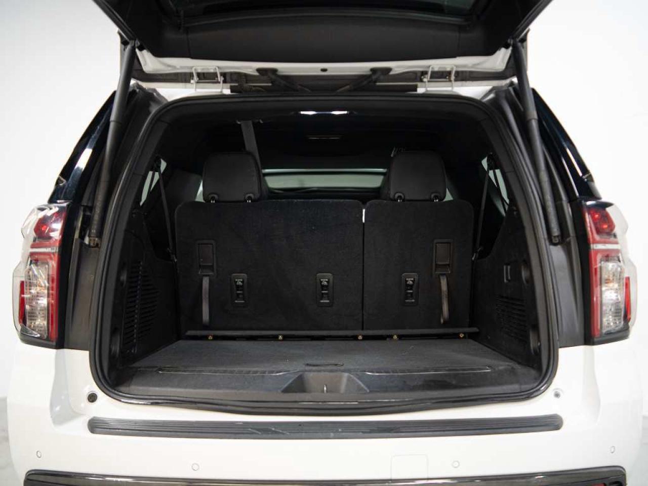2021 Chevrolet Suburban RST | 1SP PKG | 8 PASS | BOSE | PANO | 22 IN Photo