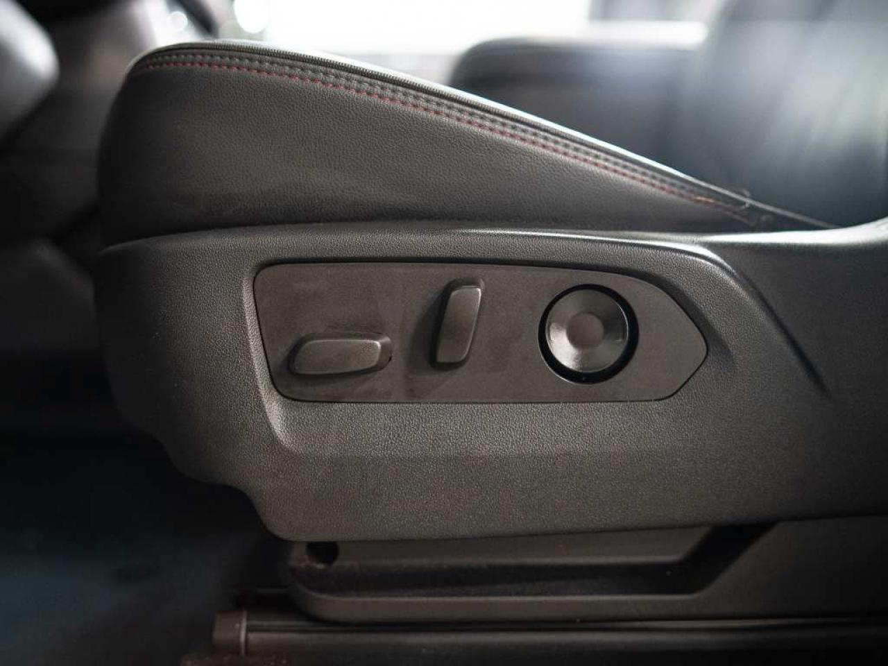 2021 Chevrolet Suburban RST | 1SP PKG | 8 PASS | BOSE | PANO | 22 IN Photo