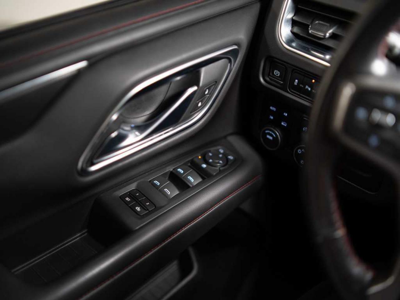 2021 Chevrolet Suburban RST | 1SP PKG | 8 PASS | BOSE | PANO | 22 IN Photo