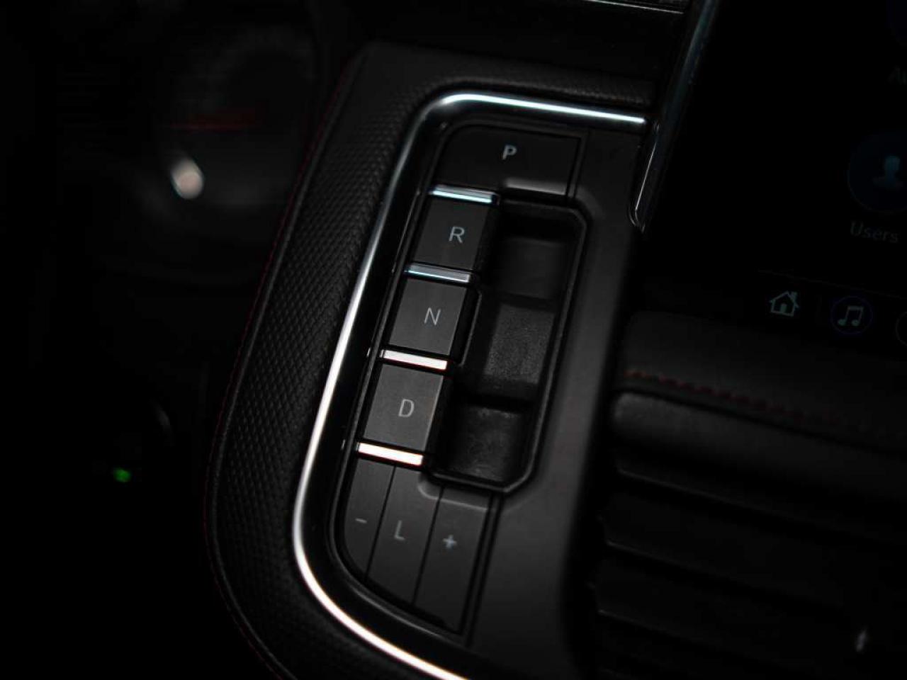 2021 Chevrolet Suburban RST | 1SP PKG | 8 PASS | BOSE | PANO | 22 IN Photo