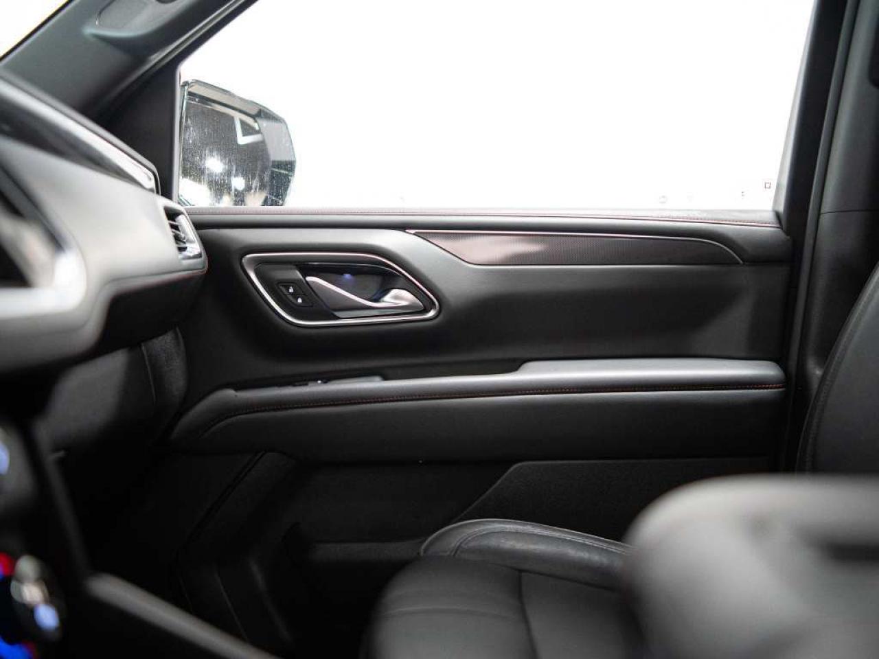 2021 Chevrolet Suburban RST | 1SP PKG | 8 PASS | BOSE | PANO | 22 IN Photo