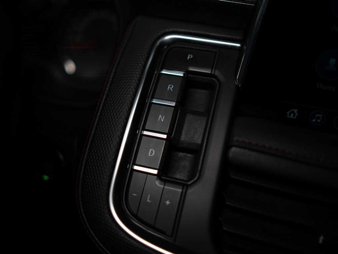 2021 Chevrolet Suburban RST | 1SP PKG | 8 PASS | BOSE | PANO | 22 IN Photo