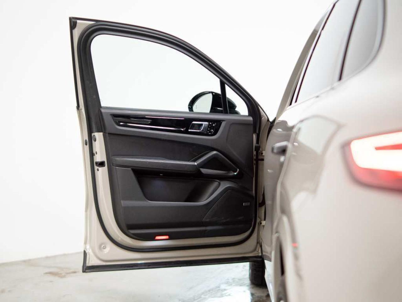 2021 Porsche Cayenne PREMIUM PLUS PKG | BOSE | PANO Photo