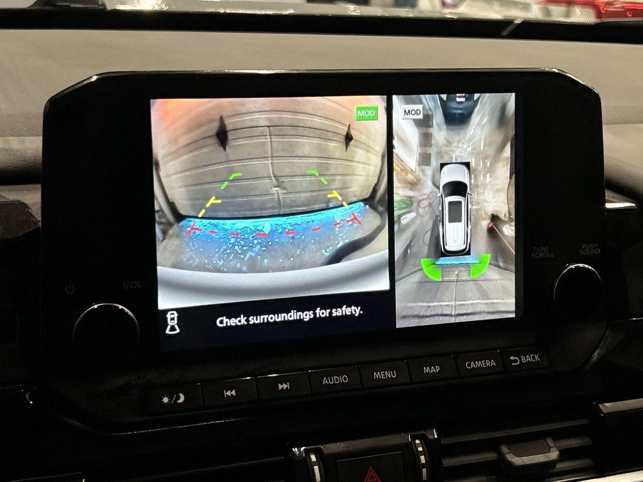 2024 Nissan Pathfinder  Photo4