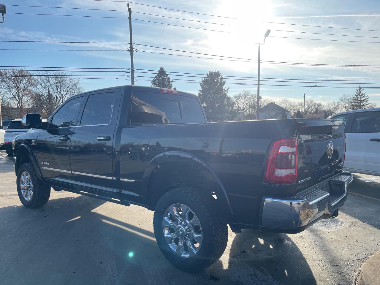 2022 RAM 2500 Crew Cab 6.7 CUMMINS / VENTED HTD SEATS / RMT START / NAV Photo