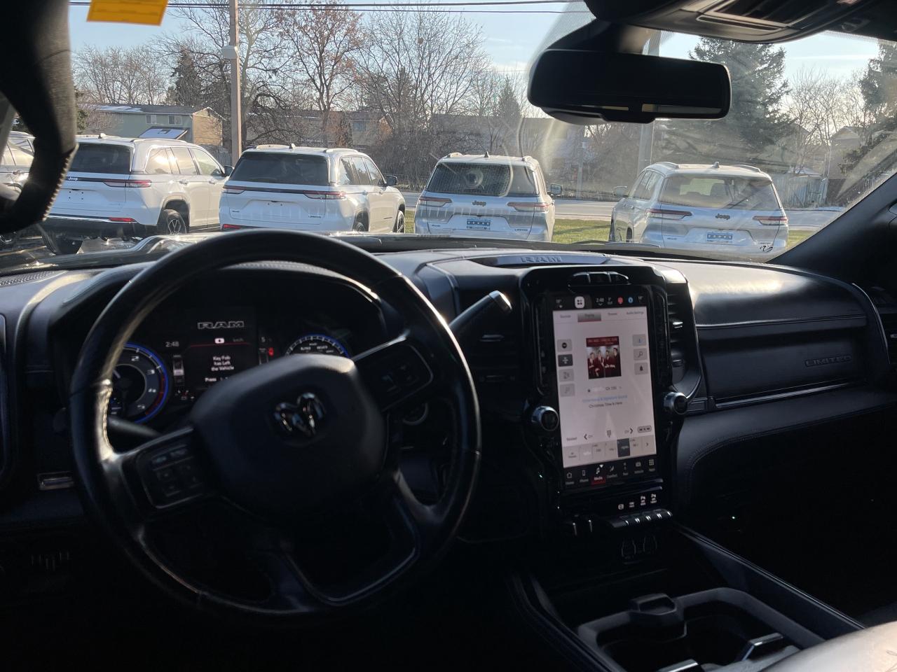 2022 RAM 2500 Crew Cab 6.7 CUMMINS / VENTED HTD SEATS / RMT START / NAV Photo