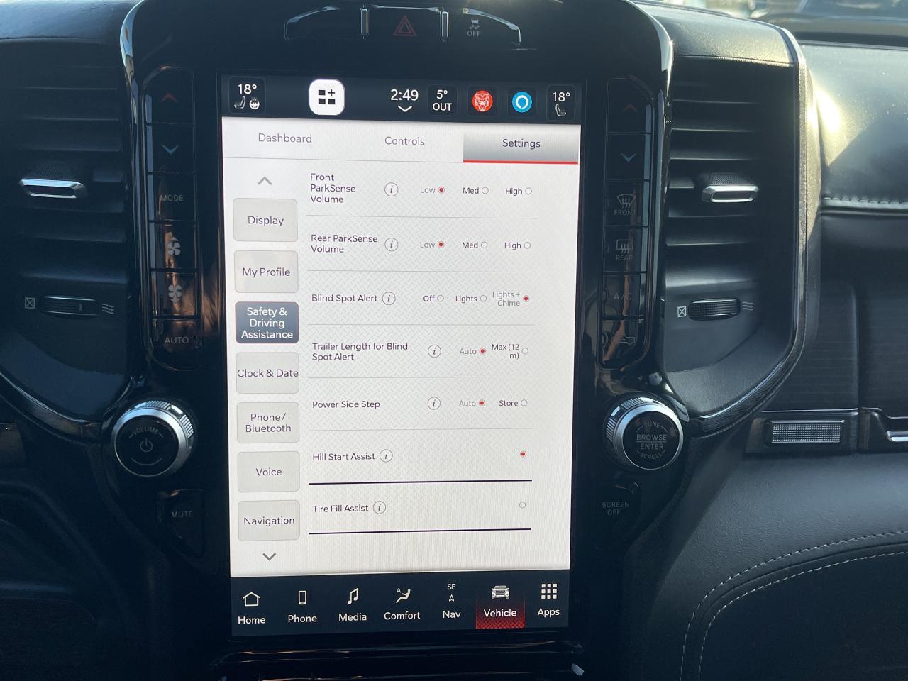 2022 RAM 2500 Crew Cab 6.7 CUMMINS / VENTED HTD SEATS / RMT START / NAV Photo