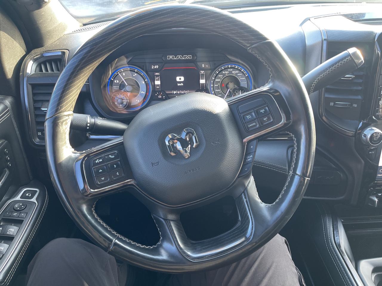 2022 RAM 2500 Crew Cab 6.7 CUMMINS / VENTED HTD SEATS / RMT START / NAV Photo