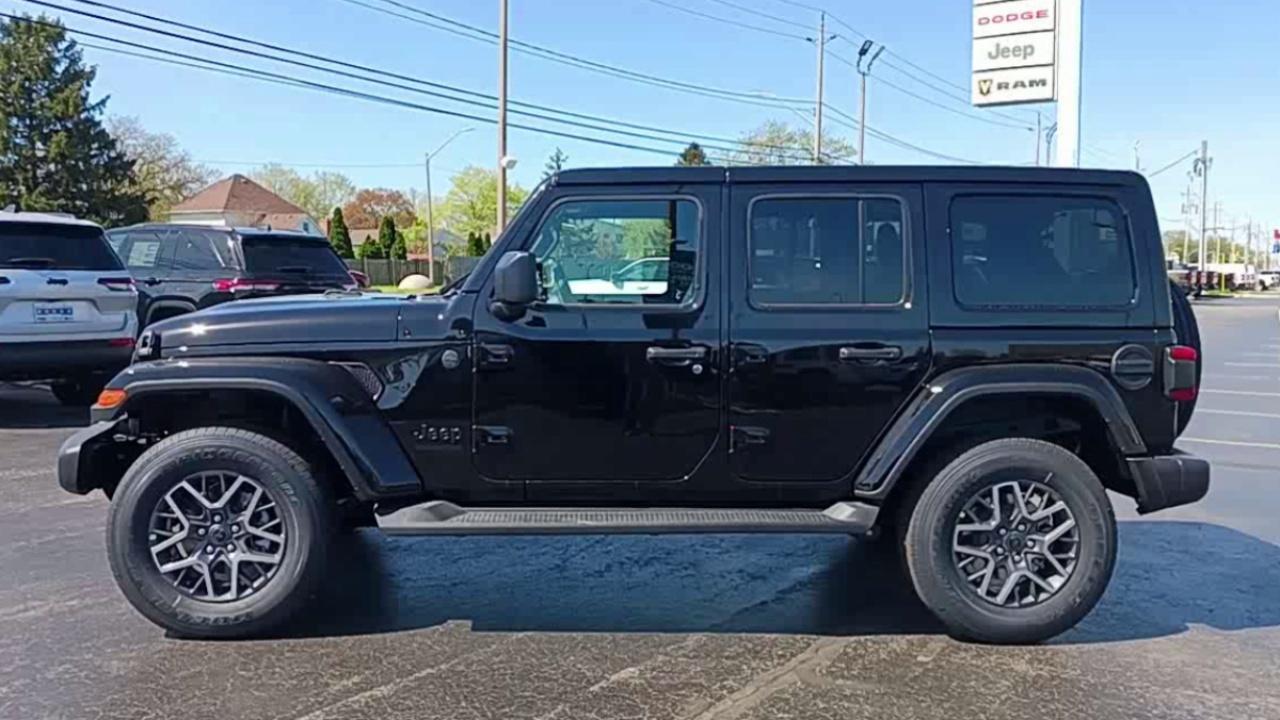 2025 Jeep Wrangler LEATHER/NAV/BODY COLOR TOP Photo