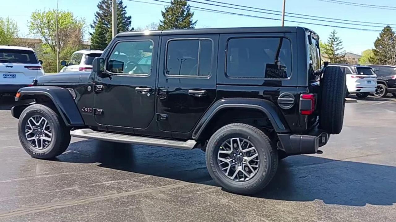 2025 Jeep Wrangler LEATHER/NAV/BODY COLOR TOP Photo