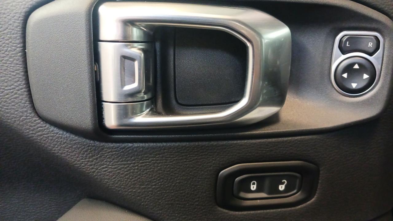 2025 Jeep Wrangler LEATHER/NAV/BODY COLOR TOP Photo