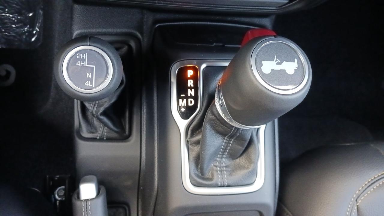 2025 Jeep Wrangler LEATHER/NAV/BODY COLOR TOP Photo