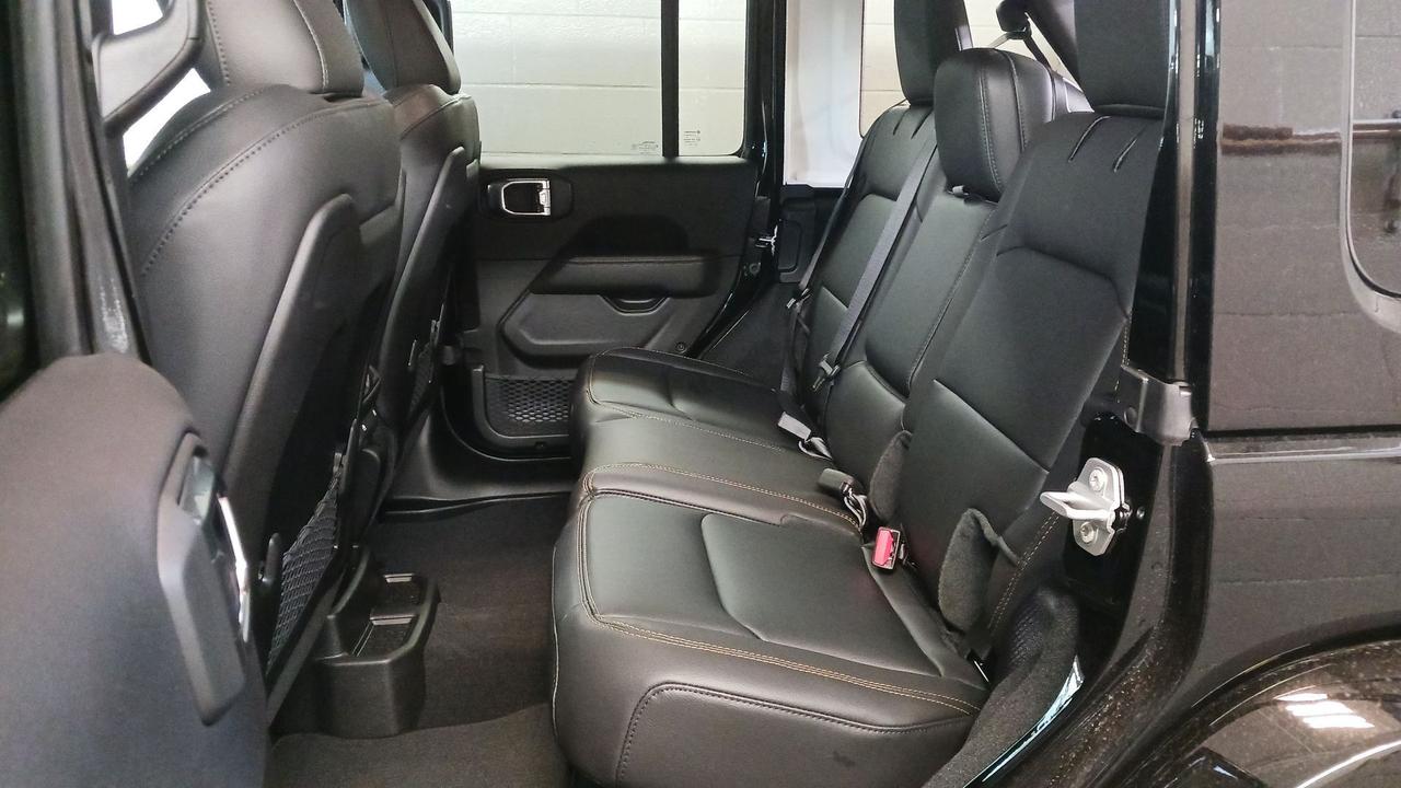 2025 Jeep Wrangler LEATHER/NAV/BODY COLOR TOP Photo