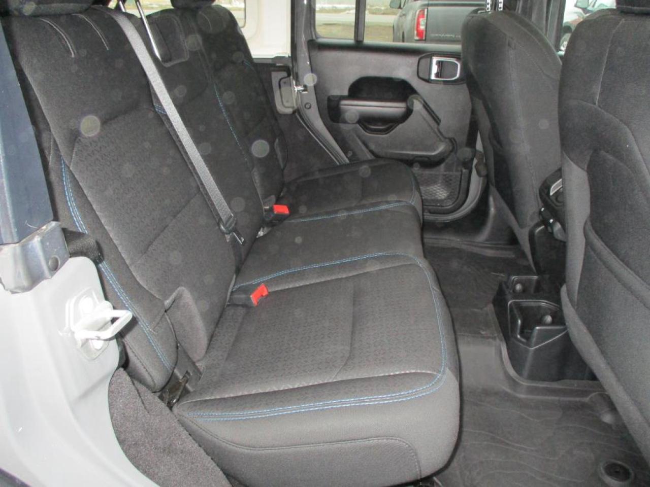 2021 Jeep Wrangler Unlimited Islander - Photo #13