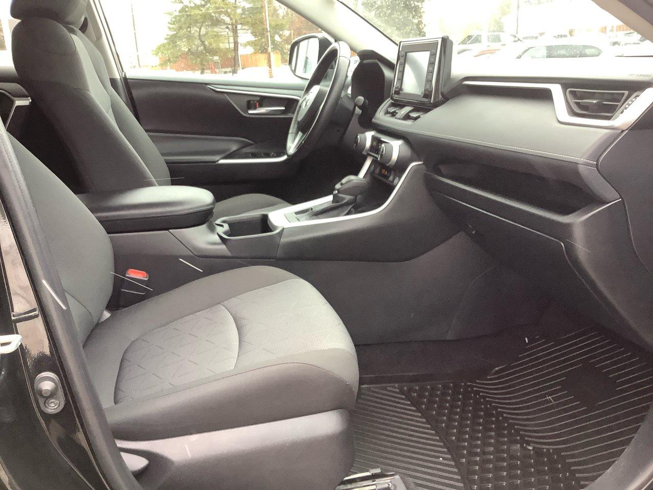 2022 Toyota RAV4 XLE XLE Photo3