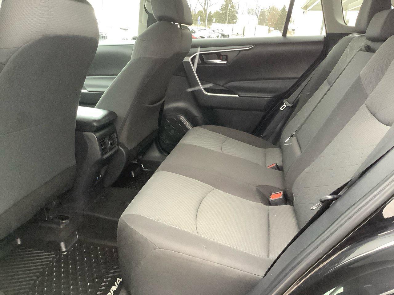 2022 Toyota RAV4 XLE XLE Photo2