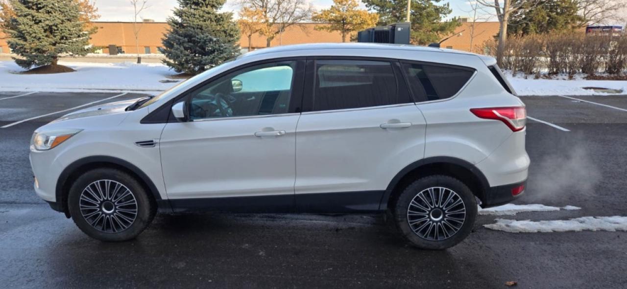 2015 Ford Escape SE 4dr Front-wheel Drive Automatic Photo