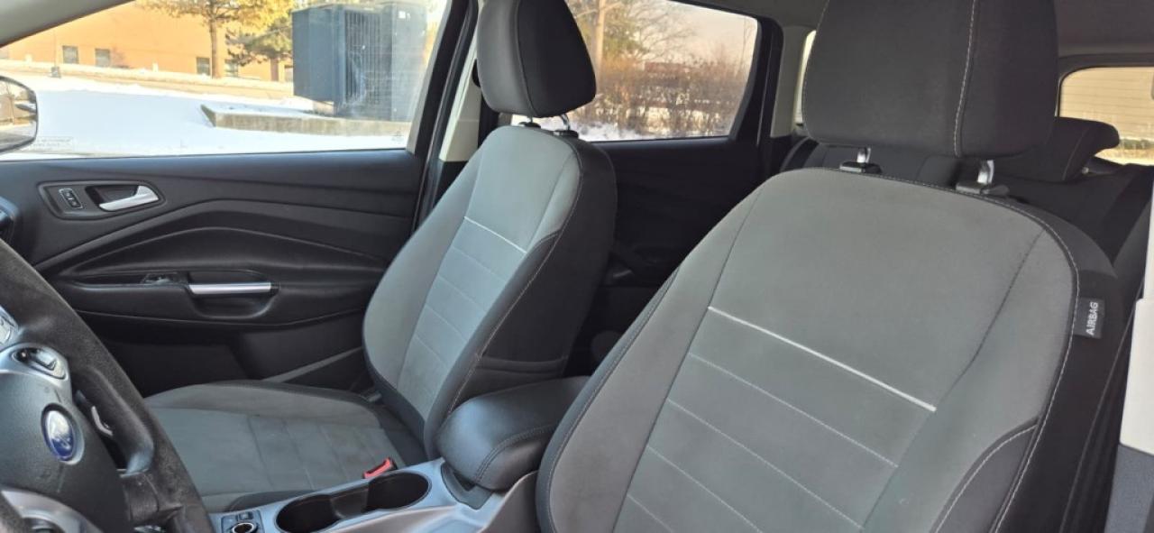 2015 Ford Escape SE 4dr Front-wheel Drive Automatic Photo