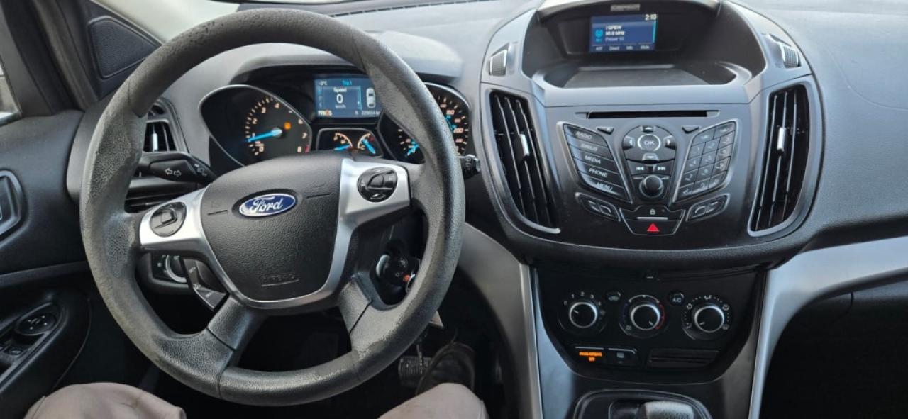 2015 Ford Escape SE 4dr Front-wheel Drive Automatic Photo