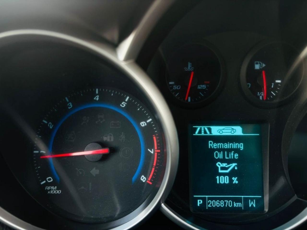 2015 Chevrolet Cruze 4dr Sedan 1LT Photo