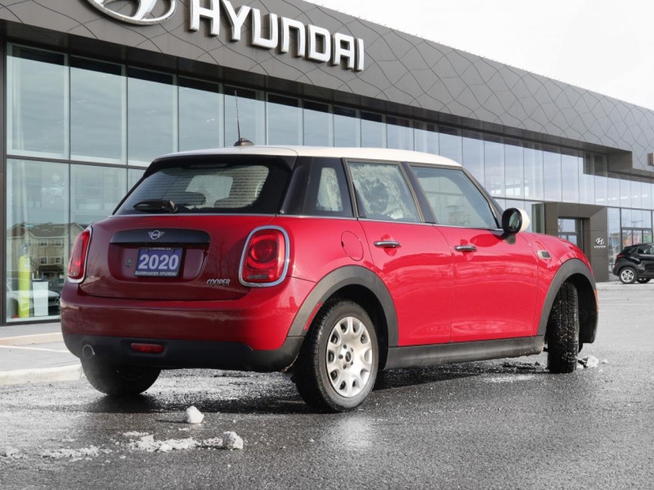 2020 MINI 5 Door Cooper  - Streaming Audio - $161 B/W Photo3