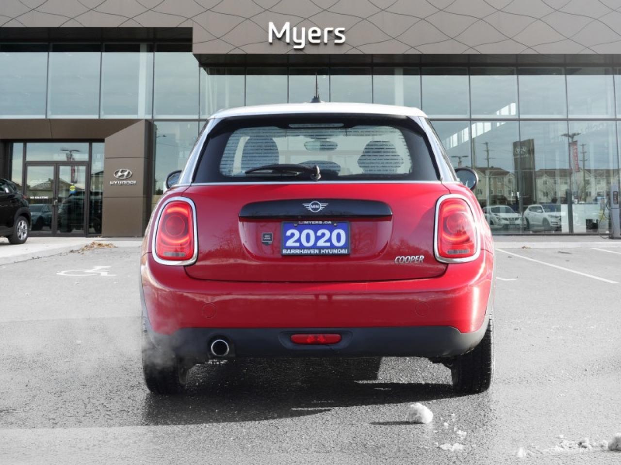 2020 MINI 5 Door Cooper  - Streaming Audio - $161 B/W Photo4