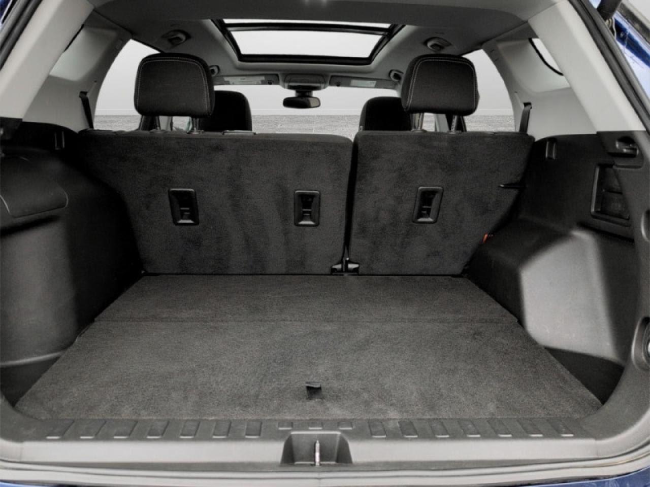 2023 GMC Terrain SLE  **PRO GRADE/SAFETY PKGS - ELEVATION** Photo