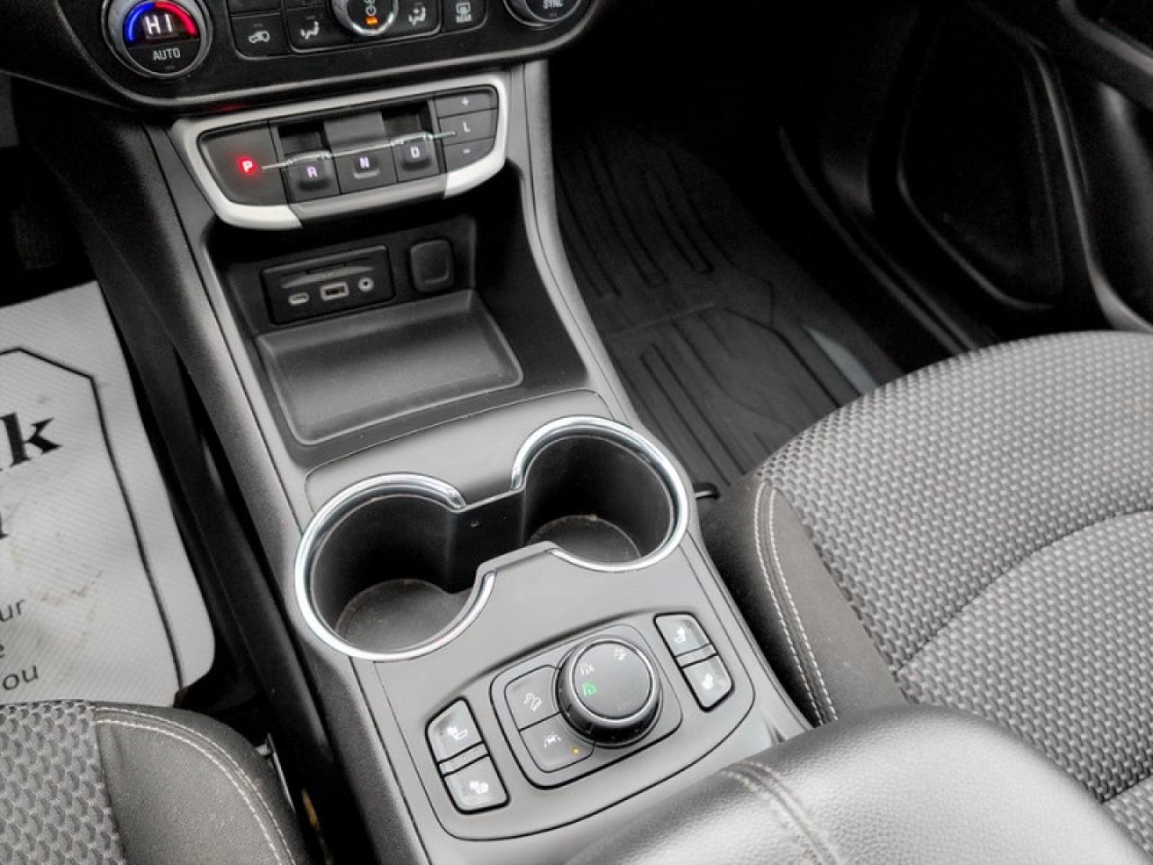 2023 GMC Terrain SLE  **PRO GRADE/SAFETY PKGS - ELEVATION** Photo