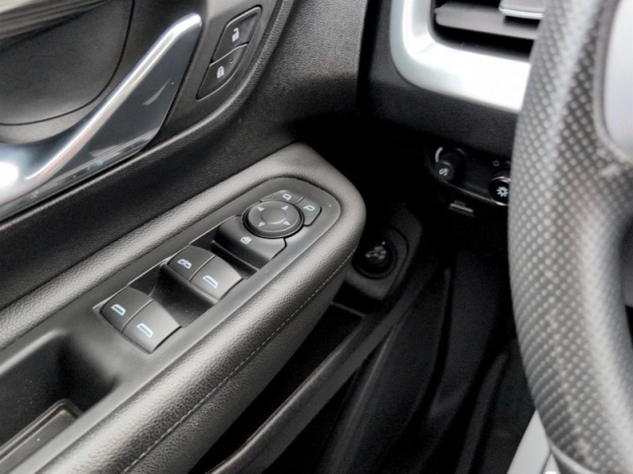 2023 GMC Terrain SLE  **PRO GRADE/SAFETY PKGS - ELEVATION** Photo