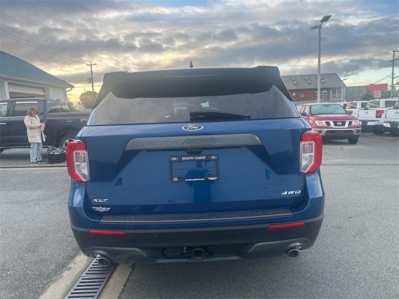 2021 Ford Explorer XLT High Package  - Sunroof Photo3