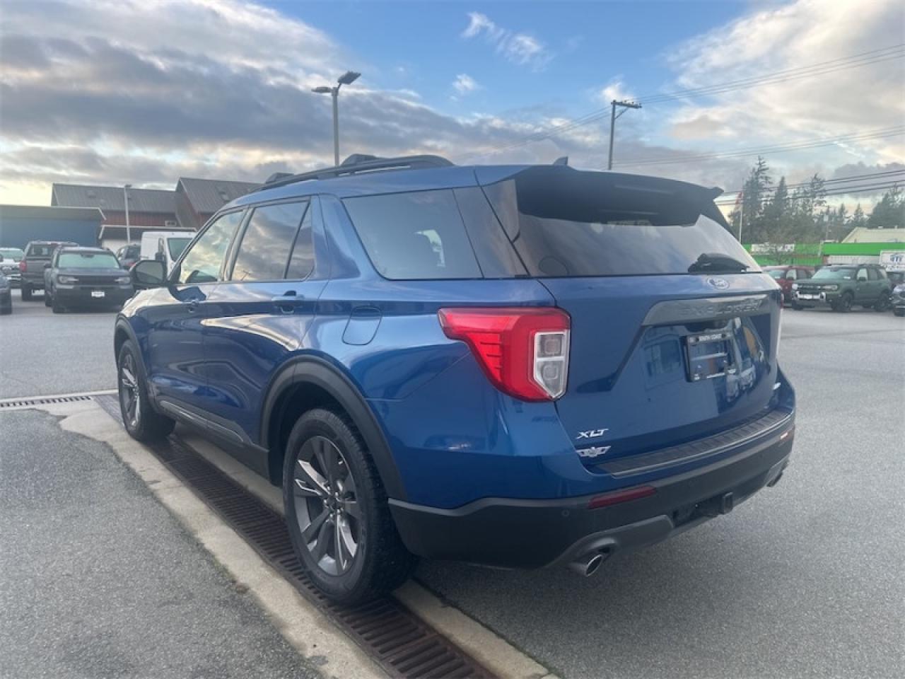 2021 Ford Explorer XLT High Package  - Sunroof Photo2