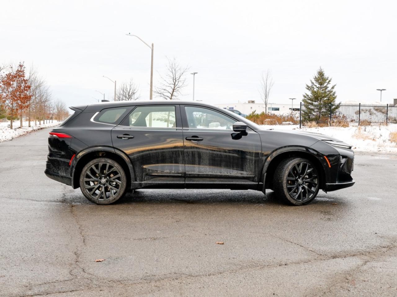 2023 GMC Sierra 1500 AT4  AT4, CREW, 6.2 V8,SUNROOF Photo