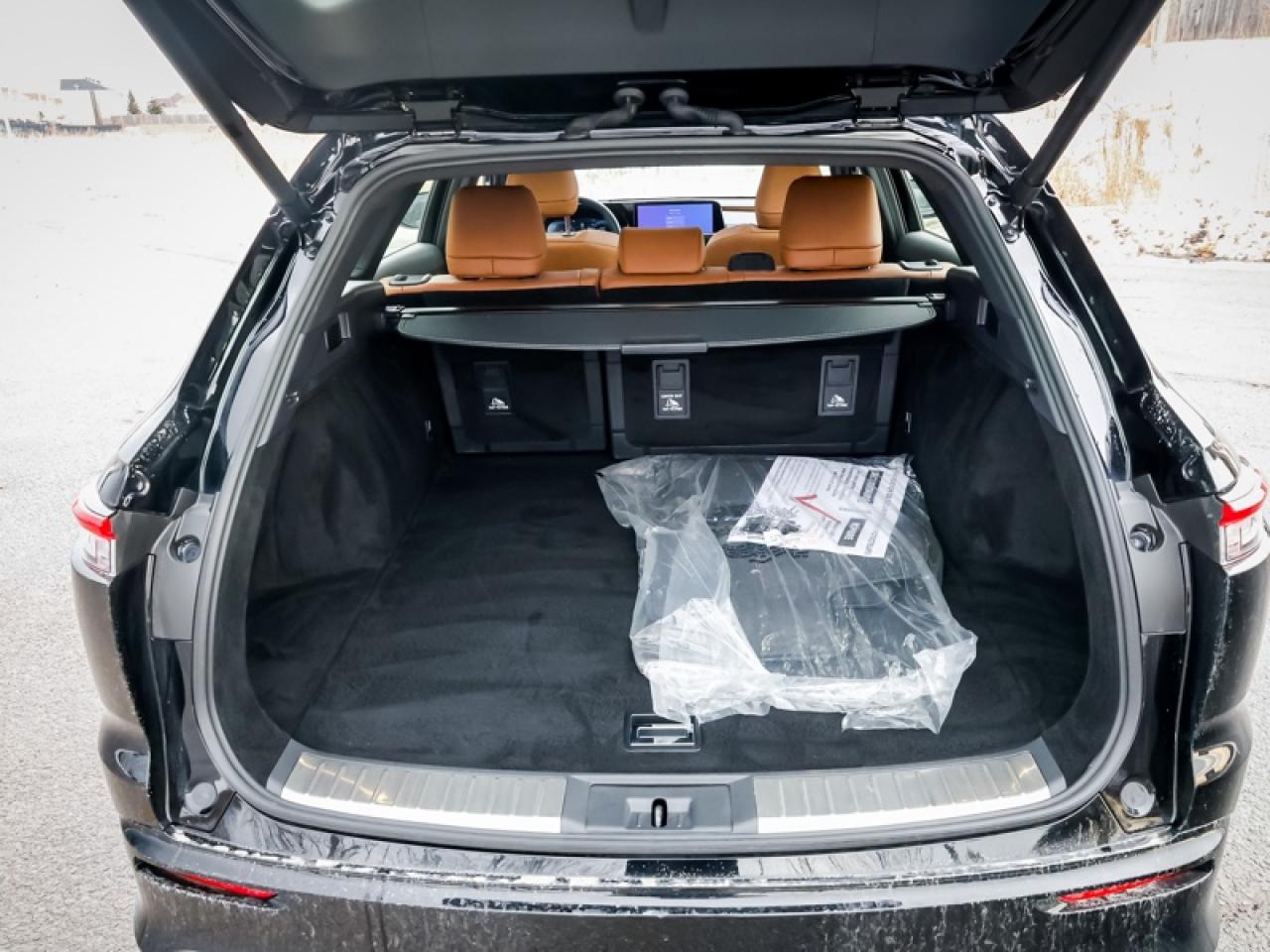 2023 GMC Sierra 1500 AT4  AT4, CREW, 6.2 V8,SUNROOF Photo