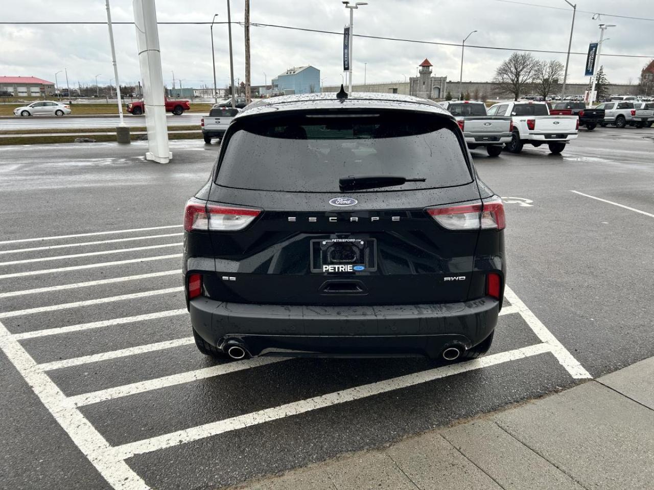 2021 Ford Escape SE Photo
