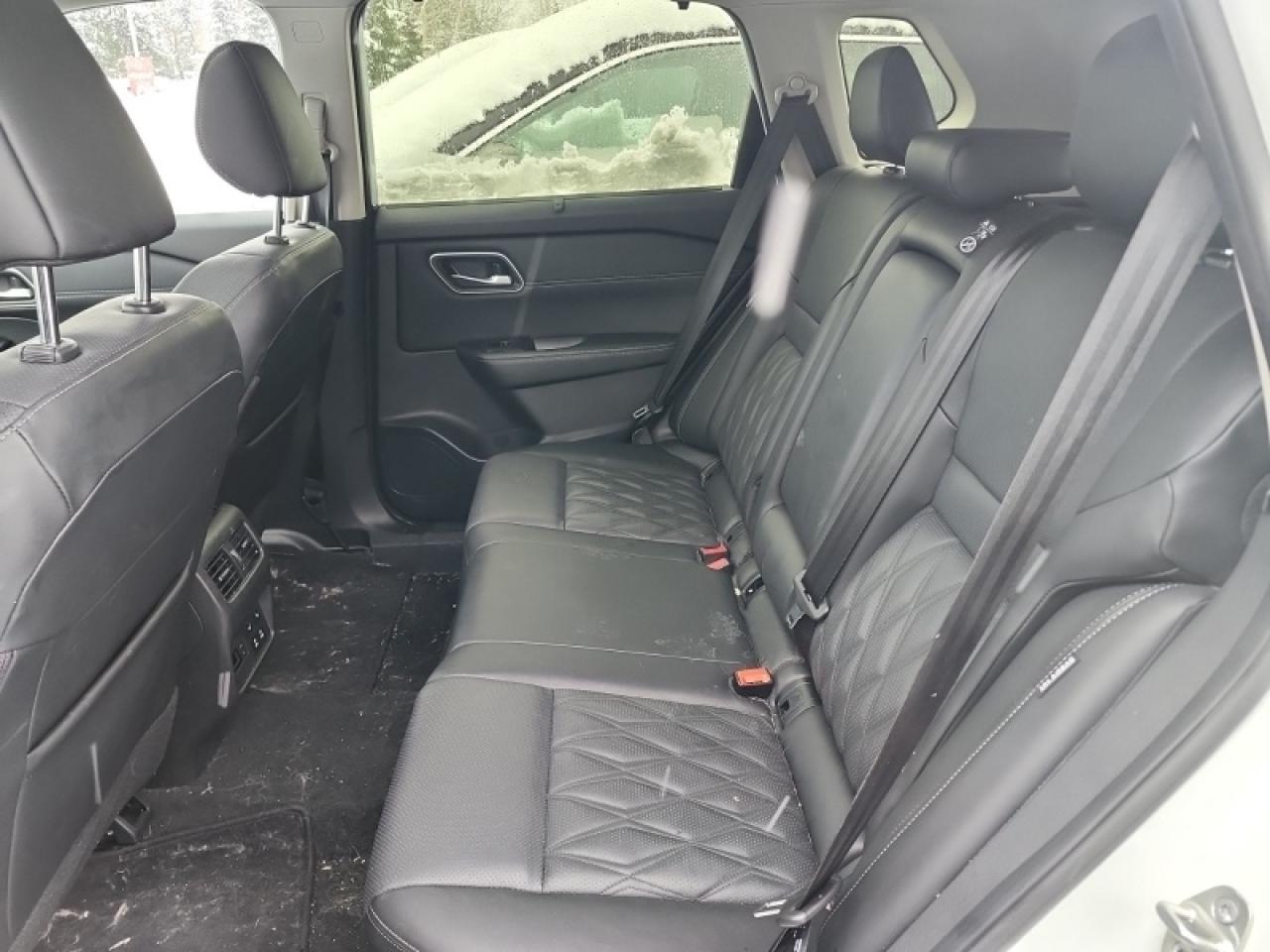 2024 Nissan Rogue Platinum  - HUD -  Leather Seats Photo2