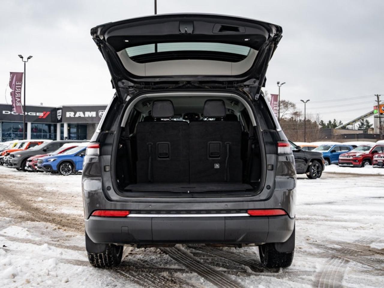 2022 Jeep Grand Cherokee L Limited Photo