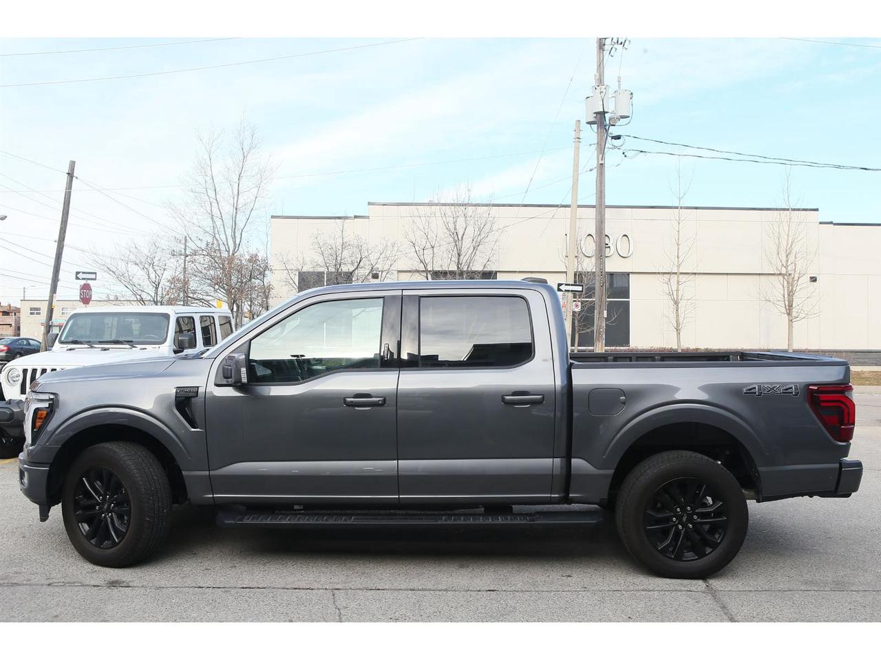 2024 Ford F-150 Lariat SuperCrew 4X4 Panoramic Roof | Lariat Black Appearance | Trailer Tow | 360 Camera Photo3