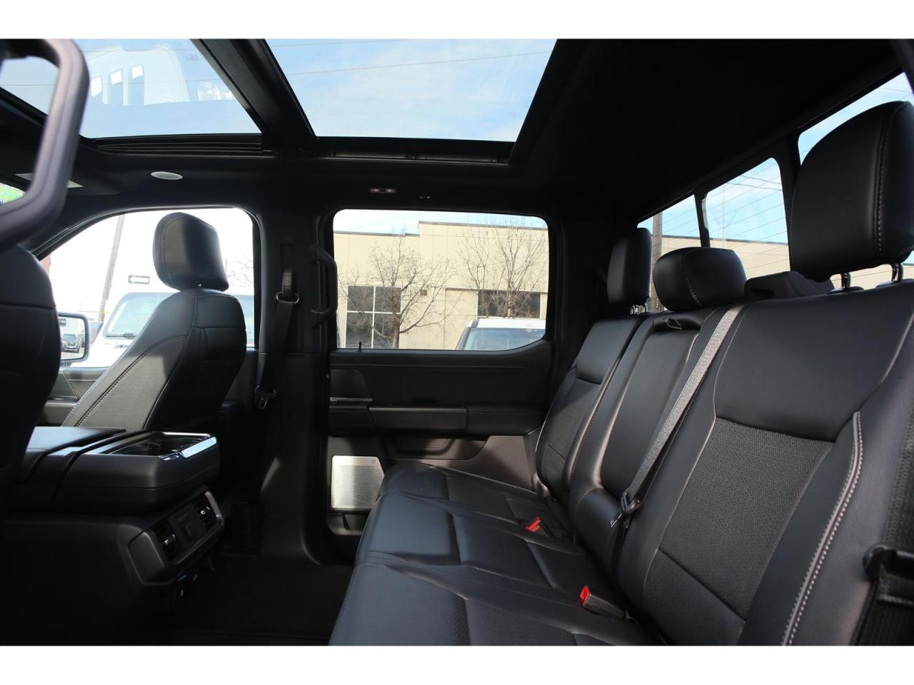 2024 Ford F-150 Lariat SuperCrew 4X4 Panoramic Roof | Lariat Black Appearance | Trailer Tow | 360 Camera Photo