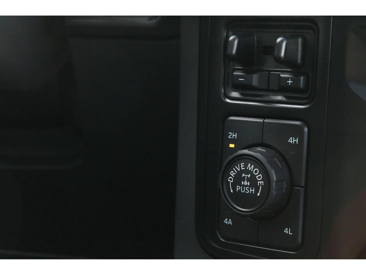 2024 Ford F-150 Lariat SuperCrew 4X4 Panoramic Roof | Lariat Black Appearance | Trailer Tow | 360 Camera Photo