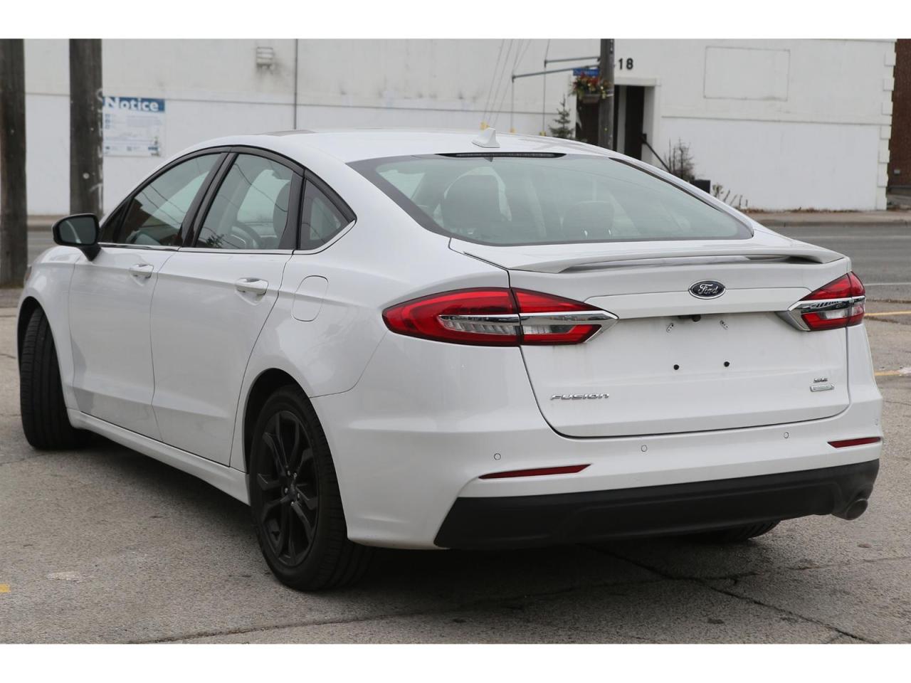 2019 Ford Fusion SE Photo