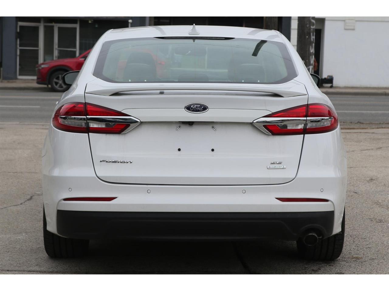 2019 Ford Fusion SE Photo